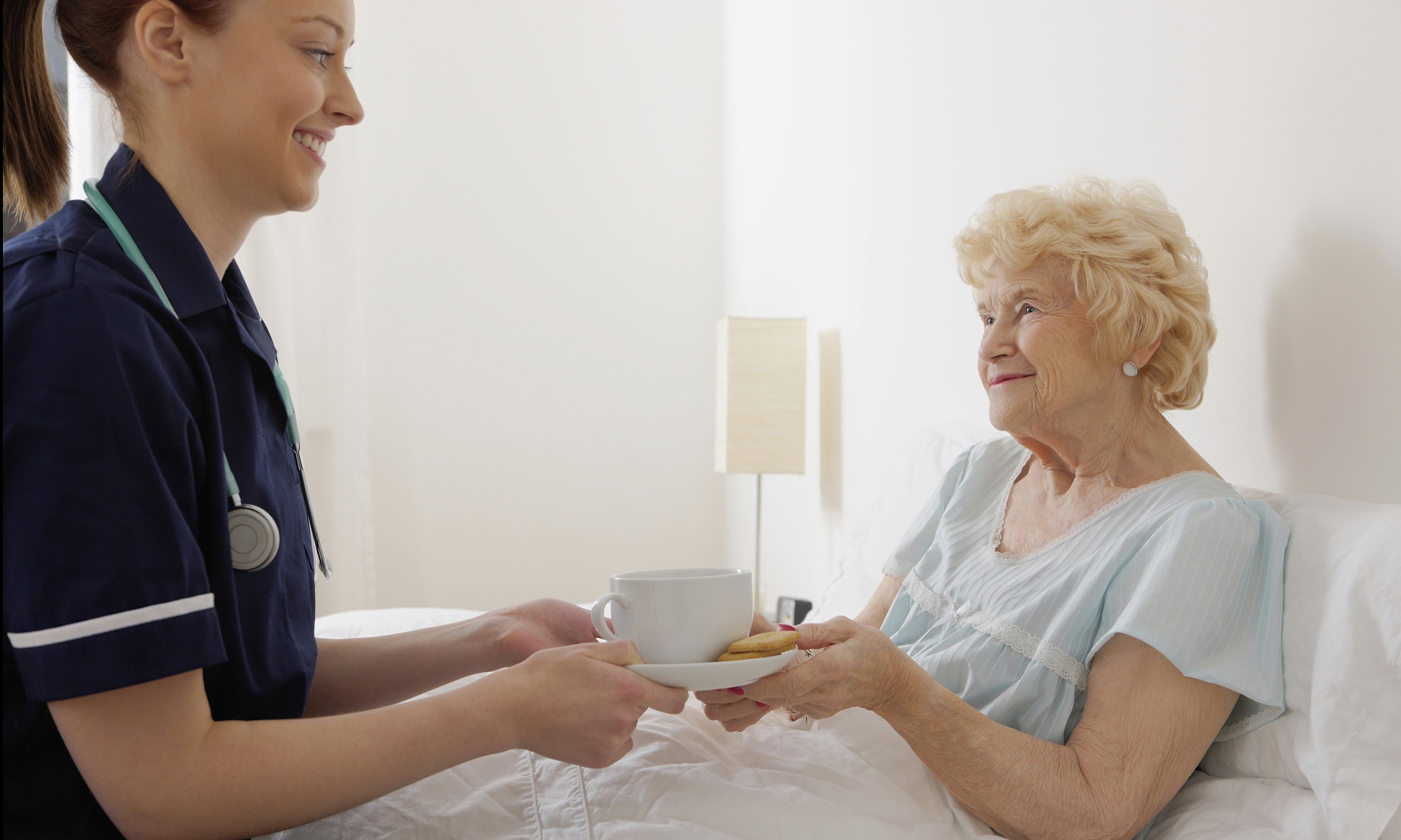 Пролежни: как лечить в домашних условиях, чем обрабатывать