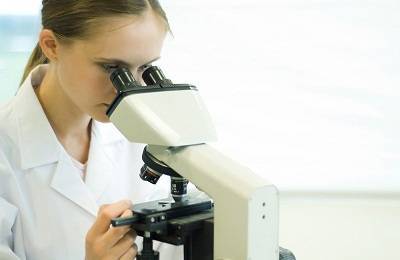 Для определения чувствительности бактерий к антибиотикам применяется метод