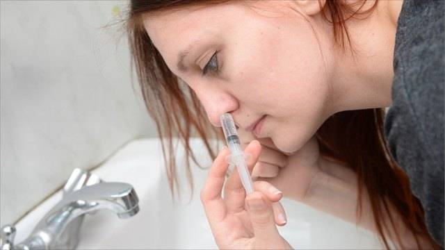 Чем промывать нос при гайморите в домашних условиях