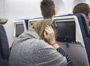 Что делать если заложило уши от насморка: причины и лечение